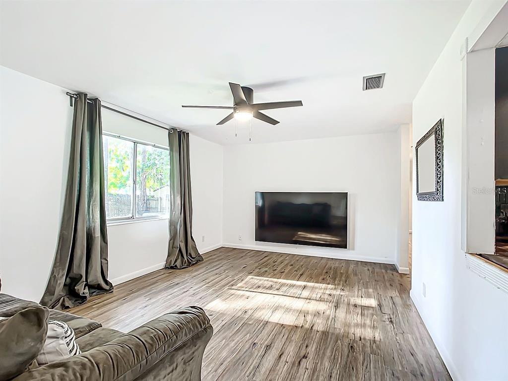 3729 Southwest 15th Street Gainesville, FL 32608 - Photo 10 of 19