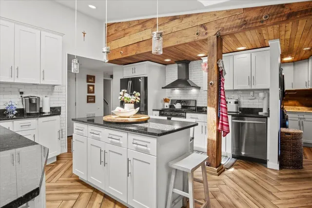 $450,000 | 262 Marilou Lane, Bartonsville, PA 18321