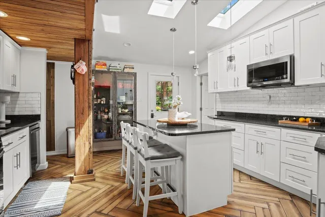 $450,000 | 262 Marilou Lane, Bartonsville, PA 18321