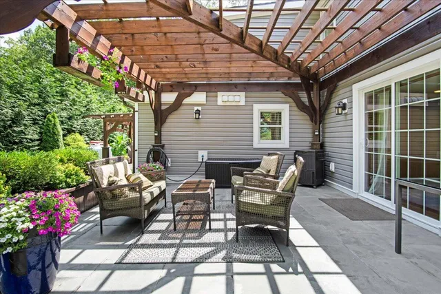 $450,000 | 262 Marilou Lane, Bartonsville, PA 18321