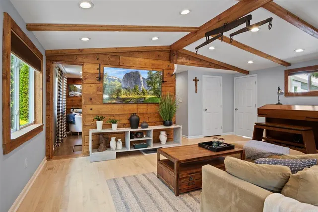 $450,000 | 262 Marilou Lane, Bartonsville, PA 18321