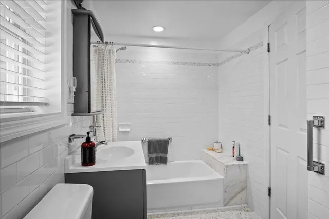 $450,000 | 262 Marilou Lane, Bartonsville, PA 18321