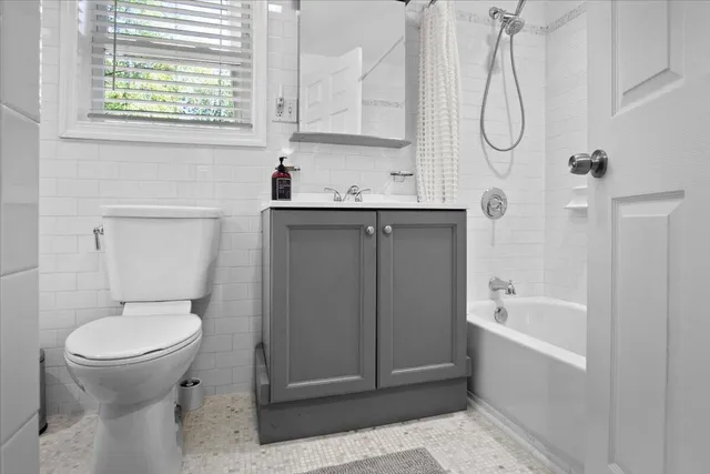 $450,000 | 262 Marilou Lane, Bartonsville, PA 18321