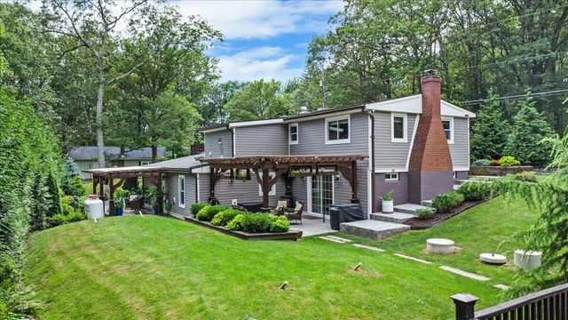 $450,000 | 262 Marilou Lane, Bartonsville, PA 18321