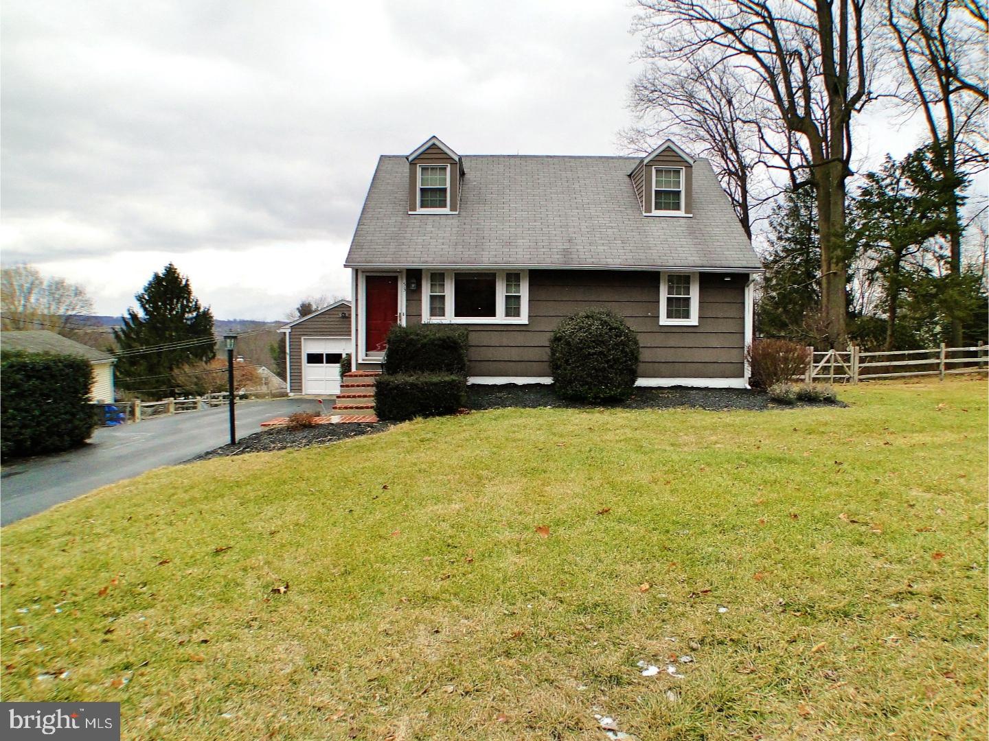 53 Fahnestock Road Malvern, PA 19355 - Photo 2 of 25 Gallery Image 2