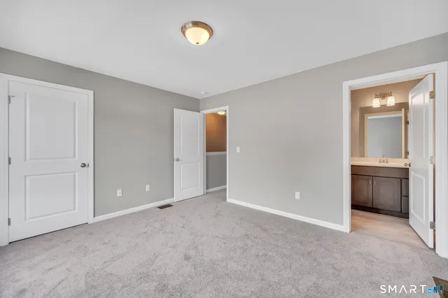 $2,550 | 88 Woodhouse Avenue, Unit 3, Wallingford, CT 06492