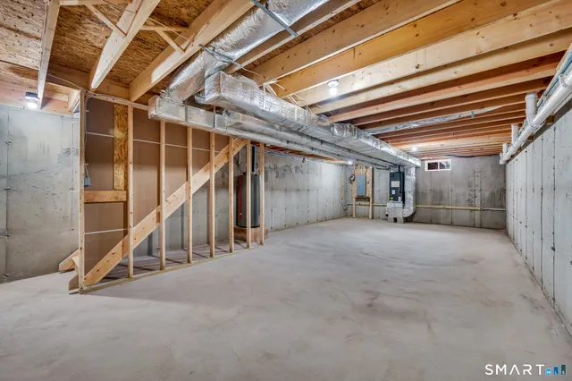 $2,550 | 88 Woodhouse Avenue, Unit 3, Wallingford, CT 06492