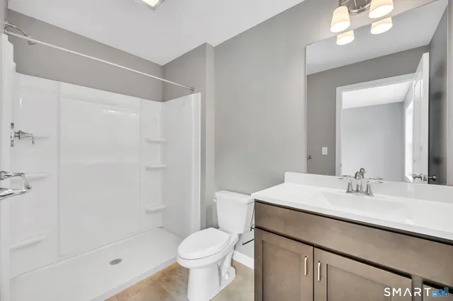 $2,550 | 88 Woodhouse Avenue, Unit 3, Wallingford, CT 06492