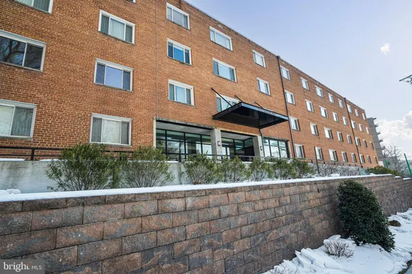 $2,100 | 95 East Wayne Avenue, Unit 209, Silver Spring, MD 20901