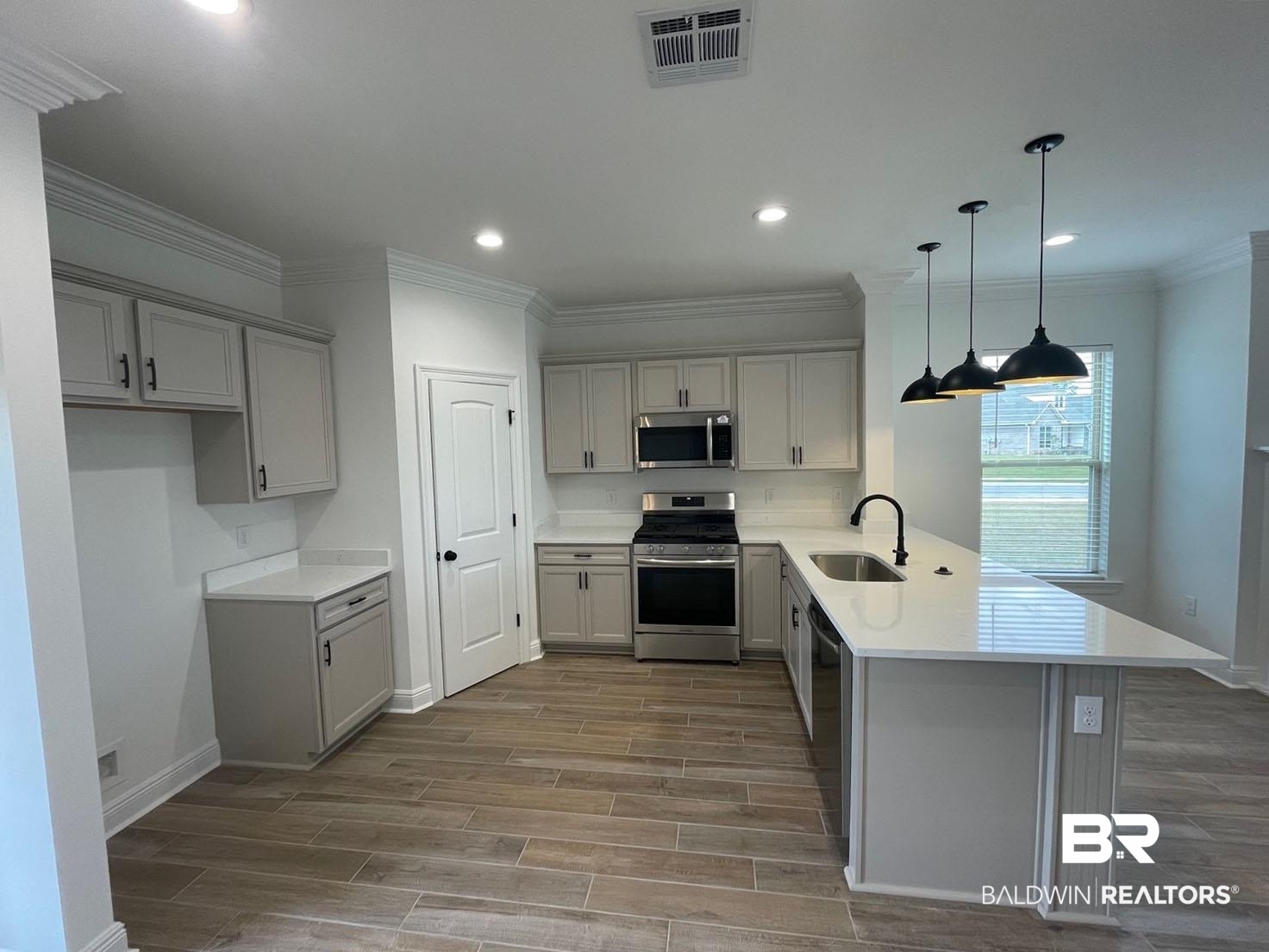 10001 Chipper Lane Foley, AL 36535 - Photo 3 of 15