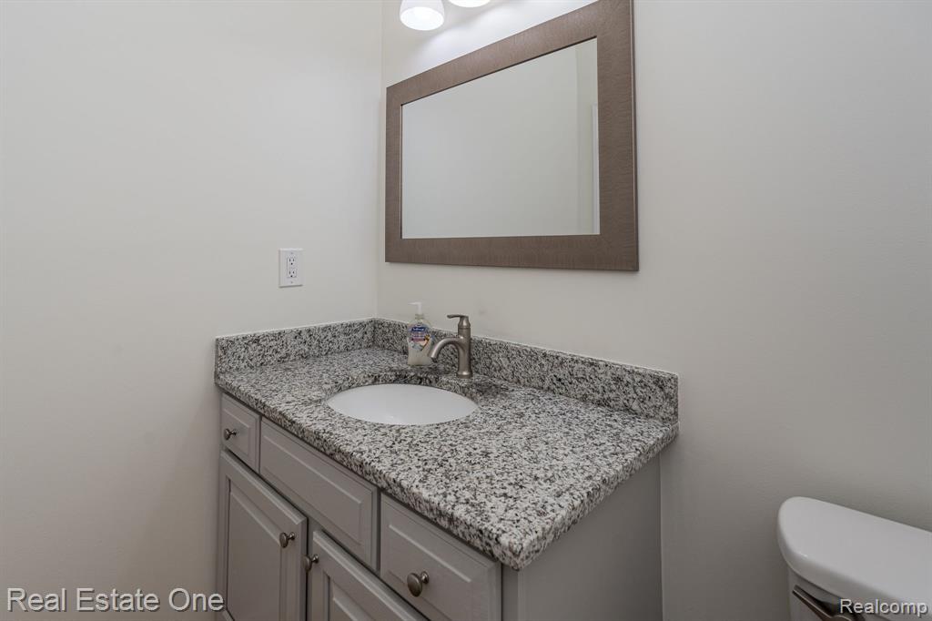 1143 Waycroft Lane Rochester, MI 48307 - Photo 28 of 54