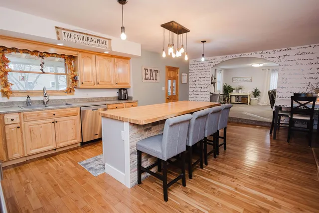 $319,900 | 825 Fountain Street, Mineral Point, WI 53565