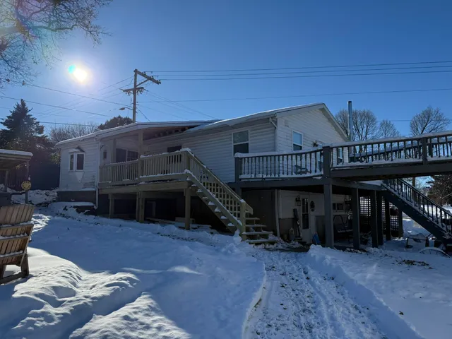 $319,900 | 825 Fountain Street, Mineral Point, WI 53565