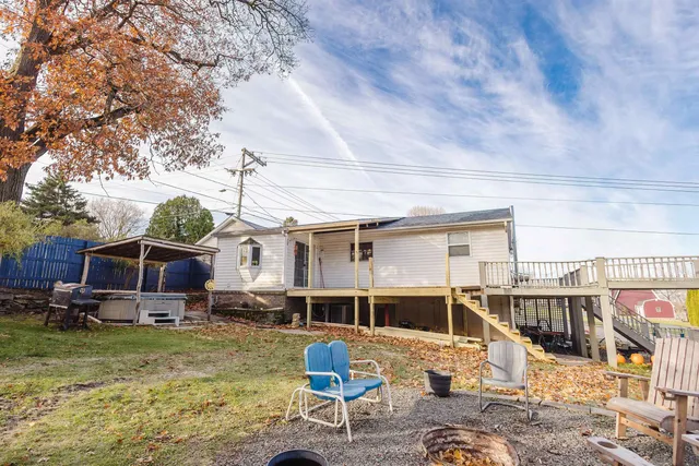 $319,900 | 825 Fountain Street, Mineral Point, WI 53565