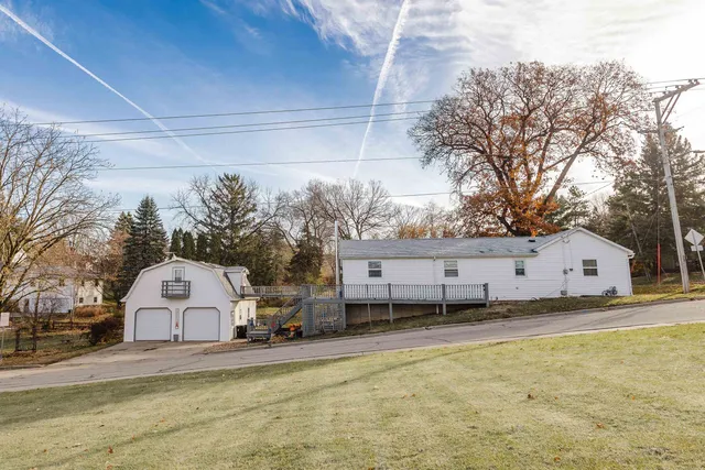 $319,900 | 825 Fountain Street, Mineral Point, WI 53565