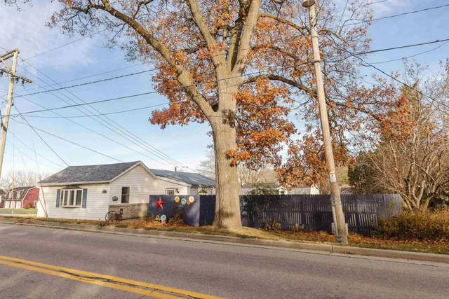 $319,900 | 825 Fountain Street, Mineral Point, WI 53565