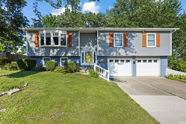 $319,500 | 610 Claudia Lane, Middlebury, IN 46540