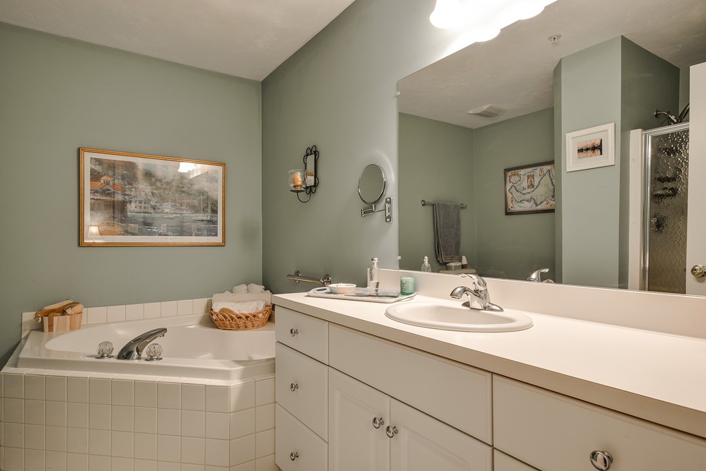 49 Whispering Brook Road, Unit 49 Marlborough, MA 01752 - Photo 15 of 27 Gallery Image 15