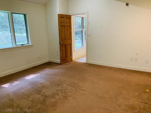 2091 Springdale Road Pearisburg, VA 24134 - Photo 19 of 45 Gallery Image 19