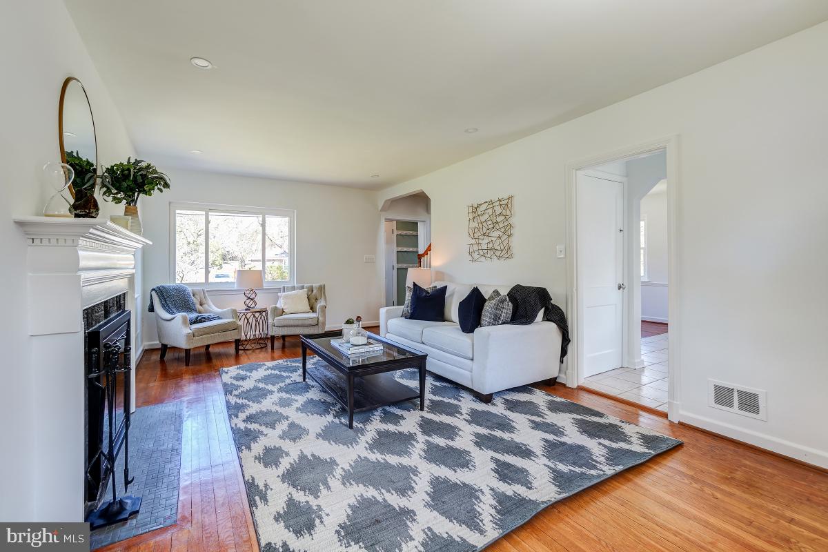 5621 Greenleaf Road Cheverly, MD 20743 - Photo 4 of 30 Gallery Image 4