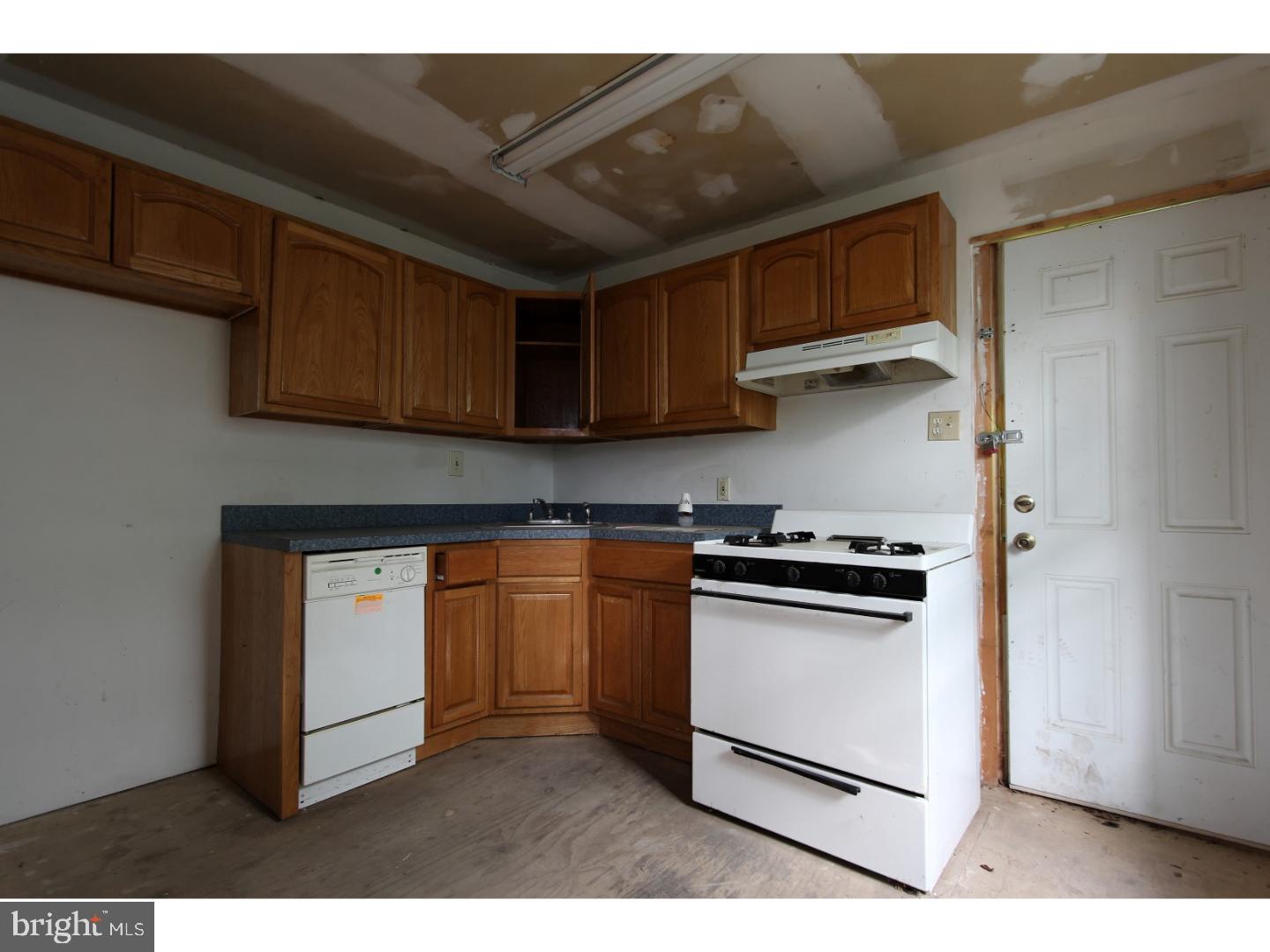 1824 Master Street Philadelphia, PA 19121 - Photo 4 of 19