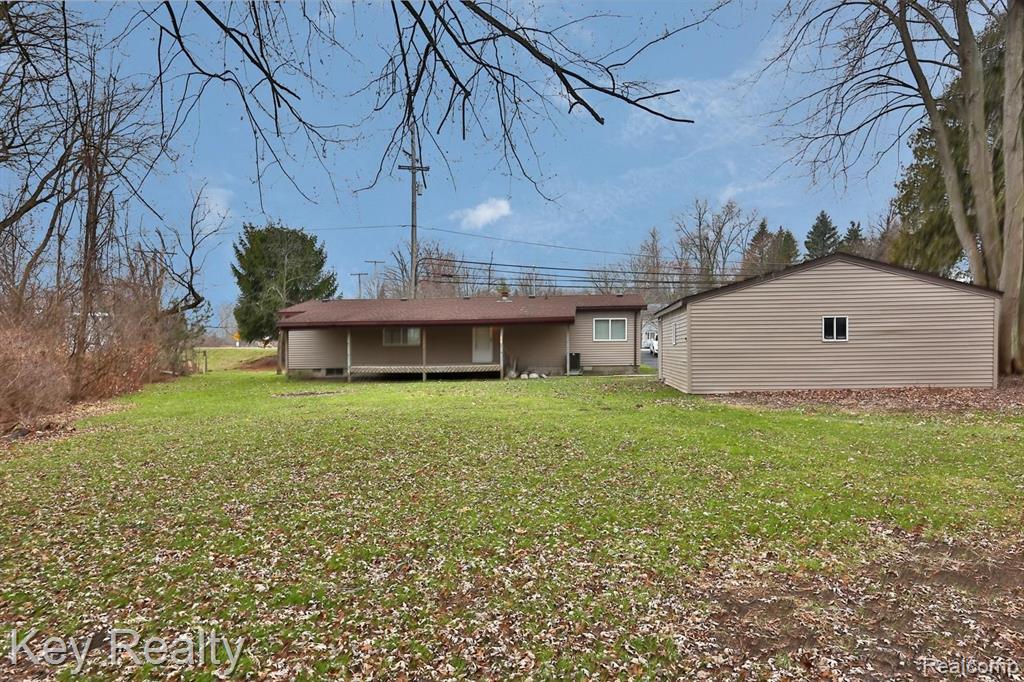 12920 Grafton Road Carleton, MI 48117 - Photo 3 of 20