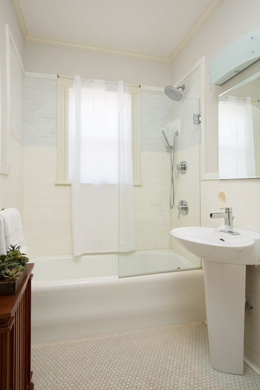 46 Gardner Road, Unit 2 Brookline, MA 02445 - Photo 11 of 15