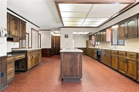 $475,000 | 1101 East 115th Street, Kansas City, MO 64131