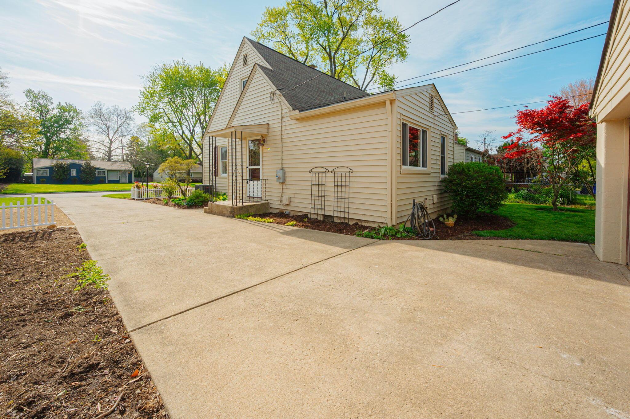 3259 Kenyon Road Columbus, OH 43221 - Photo 31 of 37 26-web-or-mls-3259 Kenyon Dr 026