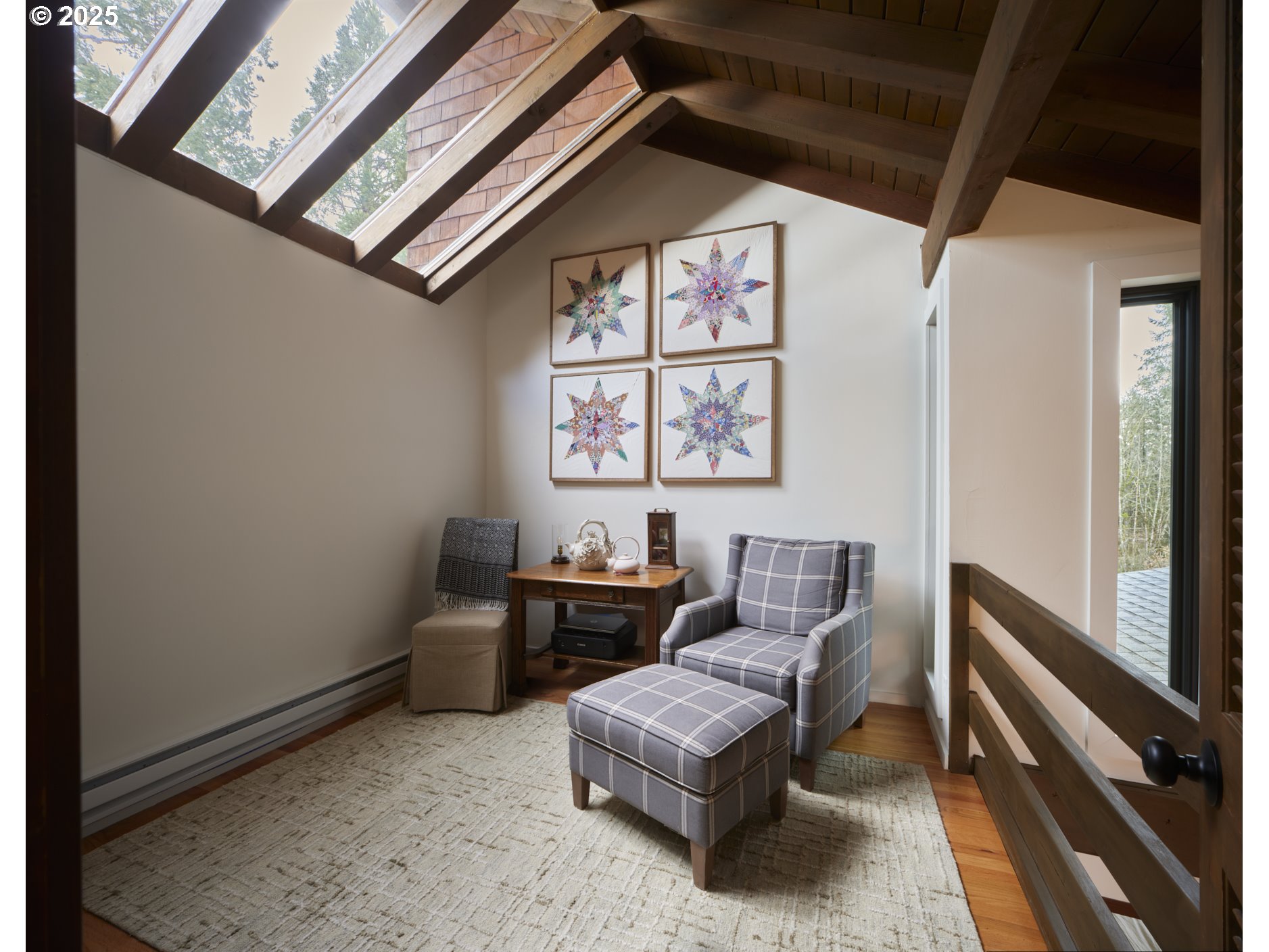 289 Classe Road Toledo, WA 98591 - Photo 22 of 48 a living room with furniture