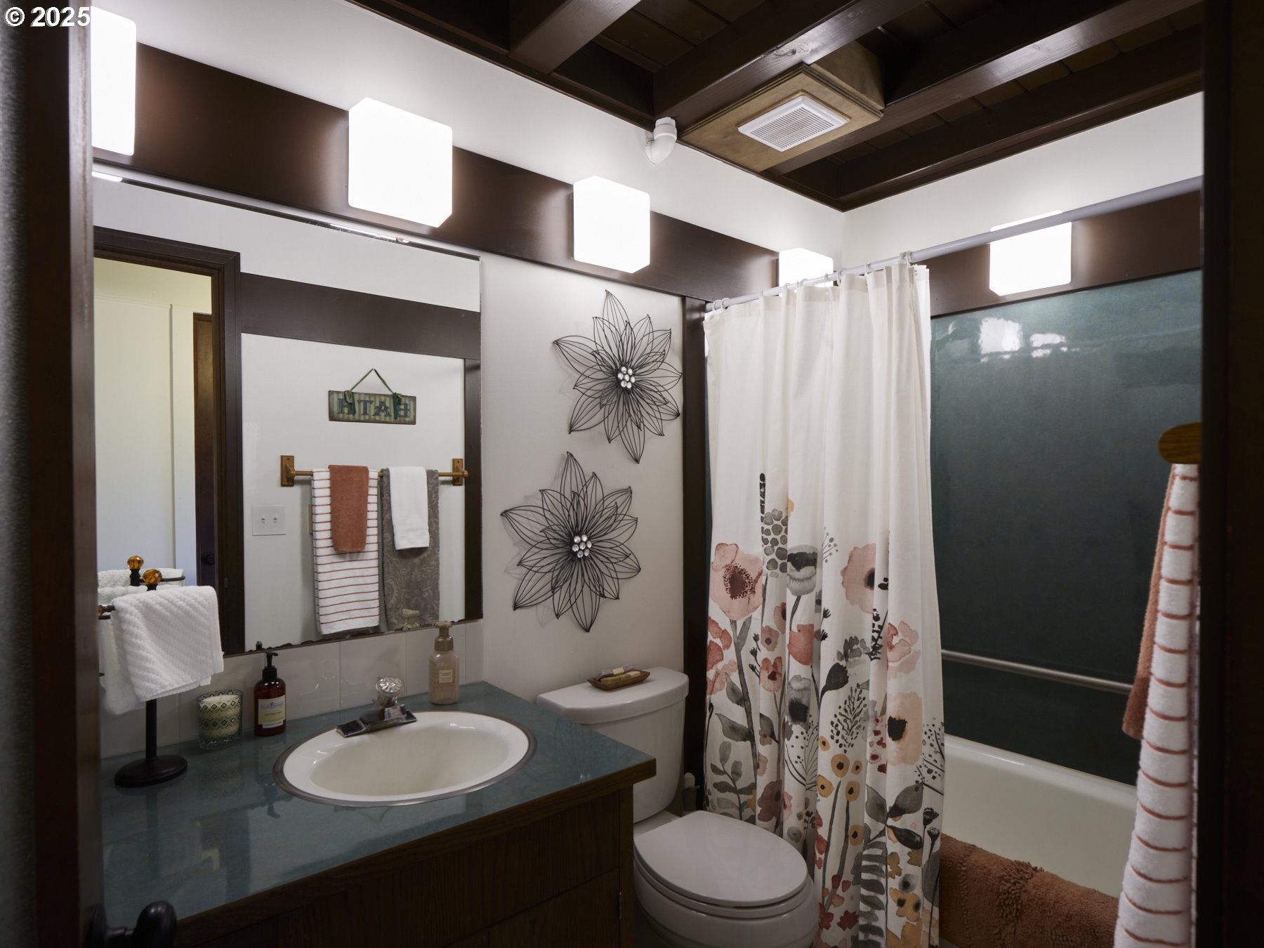 289 Classe Road Toledo, WA 98591 - Photo 32 of 48 a bathroom with a sink a toilet and shower