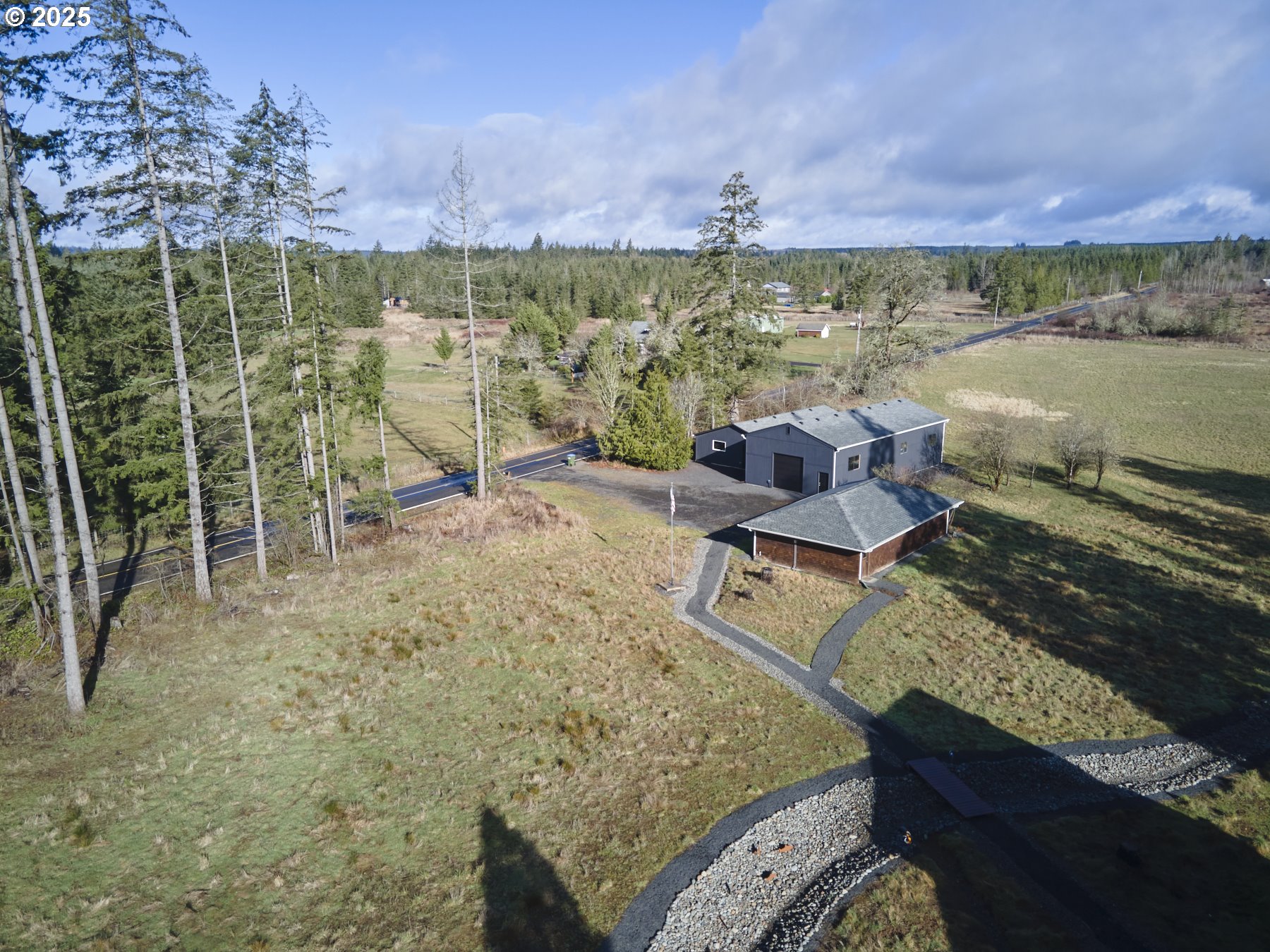 289 Classe Road Toledo, WA 98591 - Photo 40 of 48 swimming pool view with a seating space