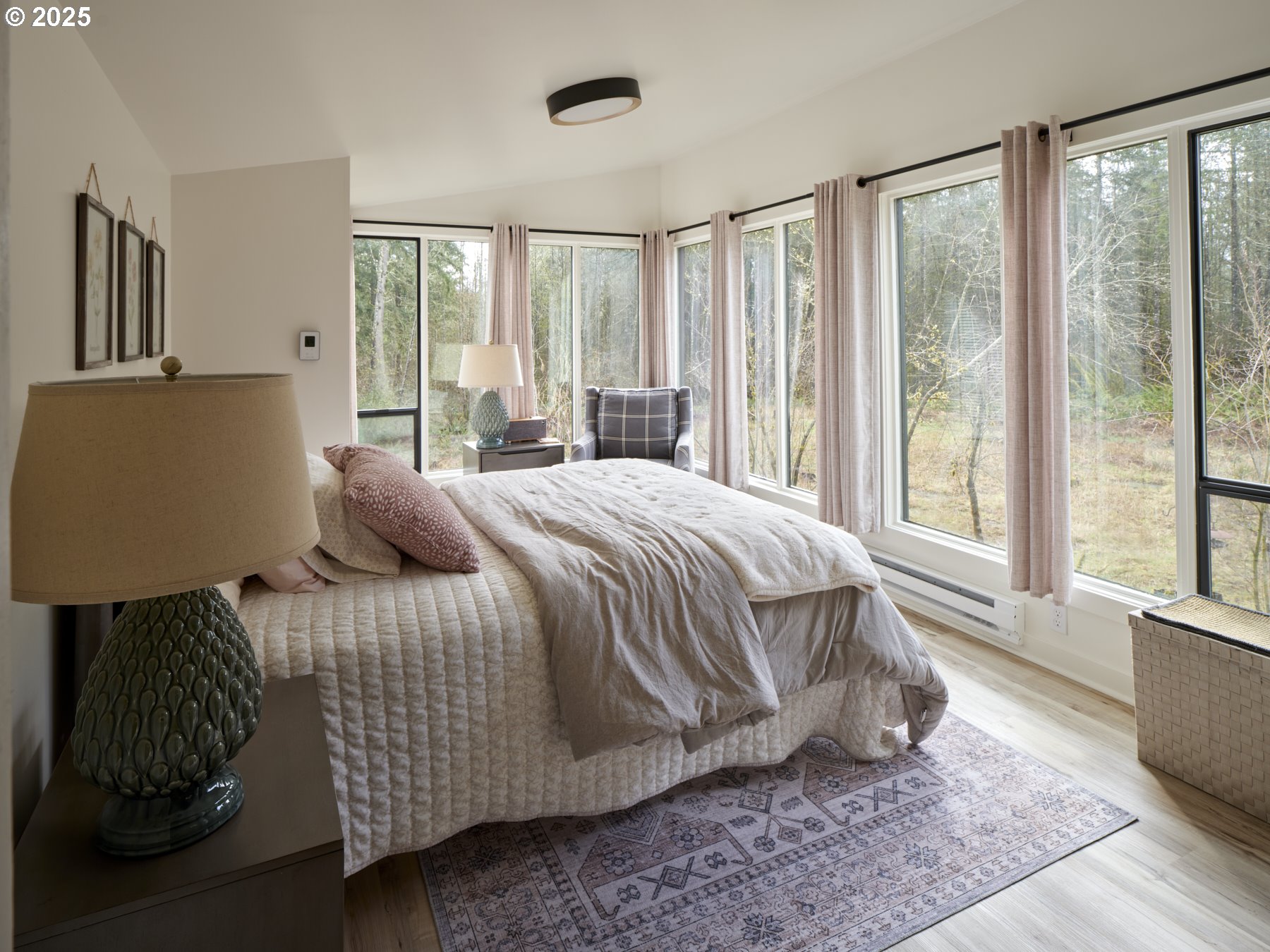 289 Classe Road Toledo, WA 98591 - Photo 9 of 48 a bedroom with a bed and glass window