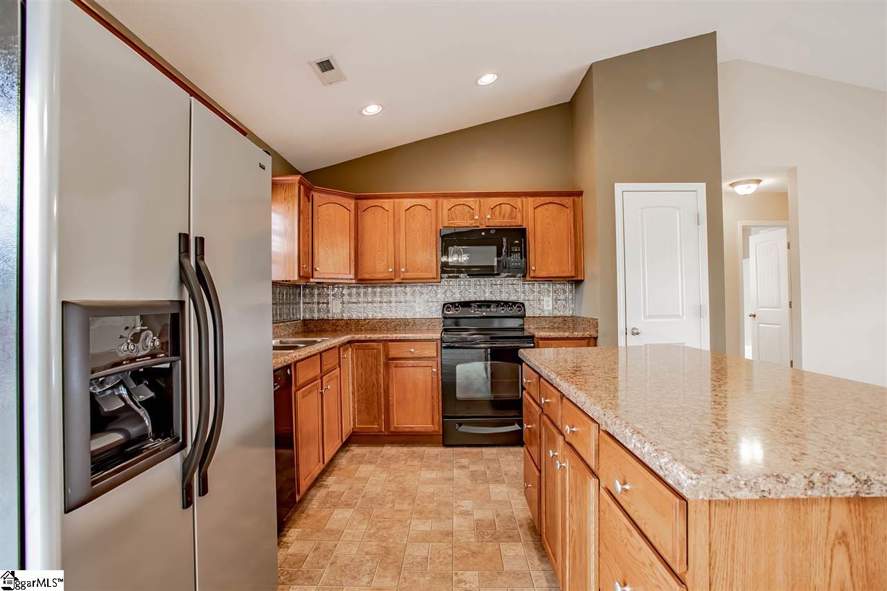 225 Sleepy River Road Simpsonville, SC 29681 - Photo 11 of 26 Gallery Image 11