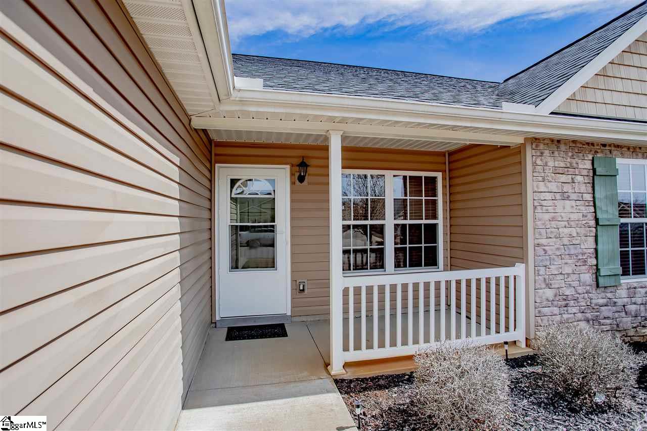 225 Sleepy River Road Simpsonville, SC 29681 - Photo 4 of 26 Gallery Image 4