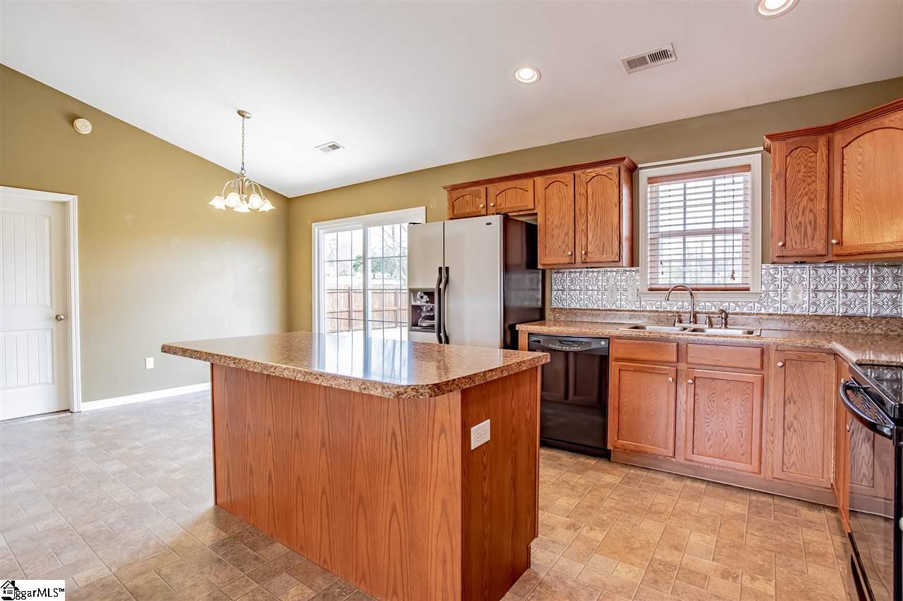 225 Sleepy River Road Simpsonville, SC 29681 - Photo 8 of 26 Gallery Image 8