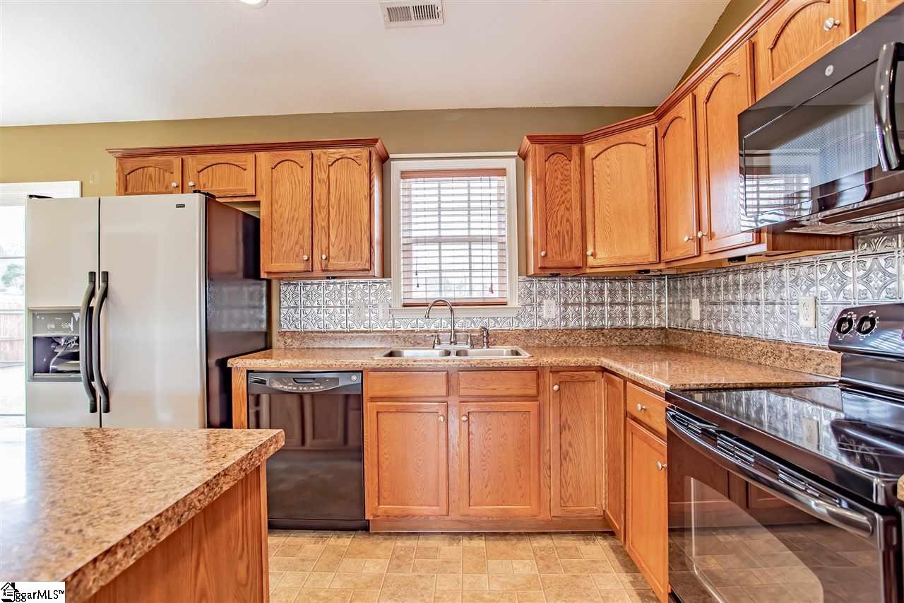 225 Sleepy River Road Simpsonville, SC 29681 - Photo 10 of 26 Gallery Image 10