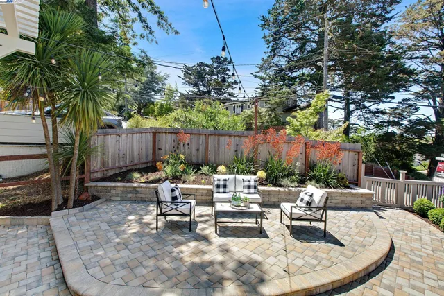 $1,190,000 | 5601 Castle Drive, Oakland, CA 94611