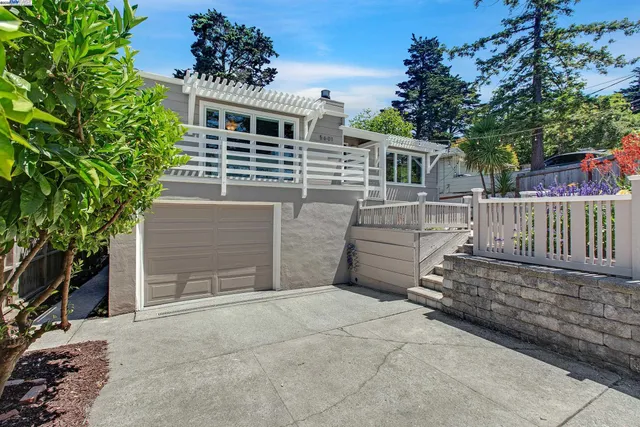 $1,190,000 | 5601 Castle Drive, Oakland, CA 94611