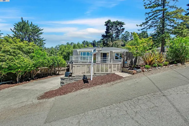 $1,190,000 | 5601 Castle Drive, Oakland, CA 94611