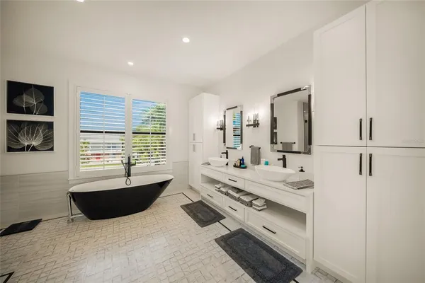 $6,795,000 | 209 Willow Avenue, Anna Maria, FL 34216