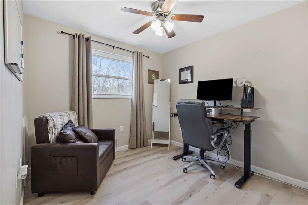 543 Pointview Road Pittsburgh, PA 15227 - Photo 12 of 25