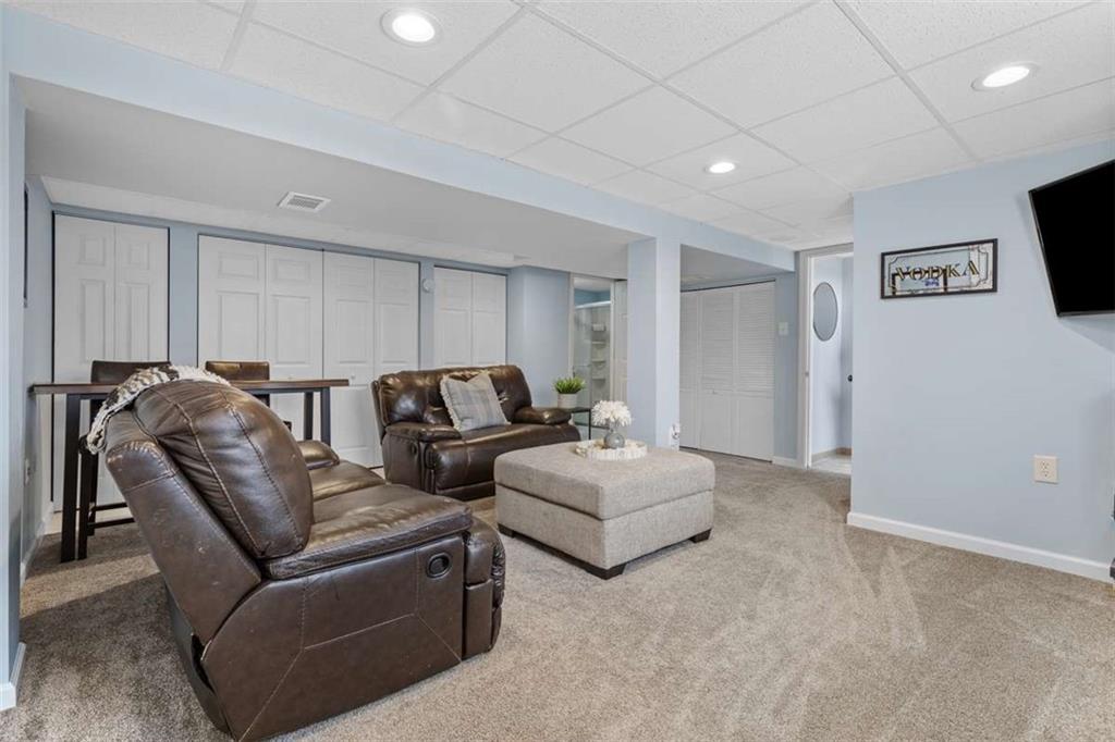 543 Pointview Road Pittsburgh, PA 15227 - Photo 16 of 25