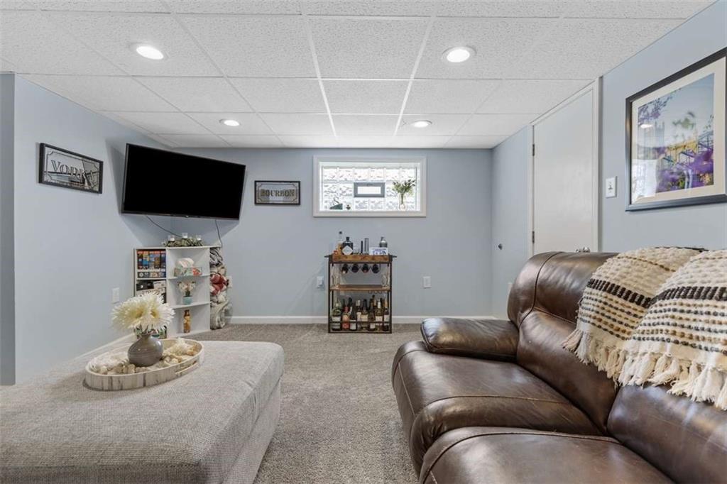 543 Pointview Road Pittsburgh, PA 15227 - Photo 17 of 25