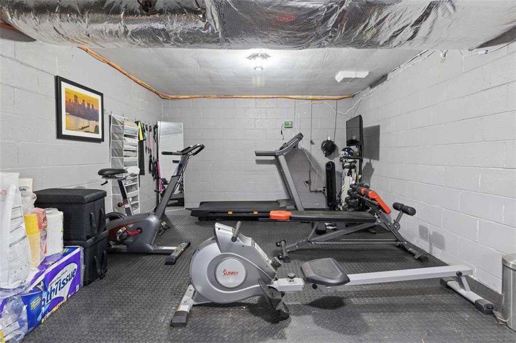 543 Pointview Road Pittsburgh, PA 15227 - Photo 19 of 25