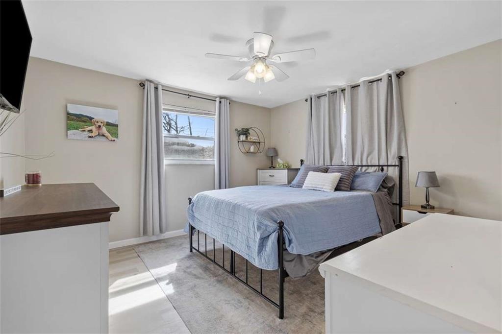 543 Pointview Road Pittsburgh, PA 15227 - Photo 10 of 25