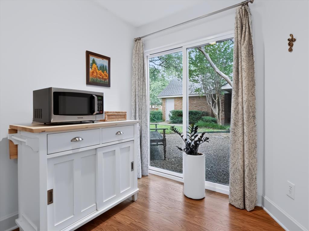 4040 Rive Lane Addison, TX 75001 - Photo 17 of 39 Gallery Image 17