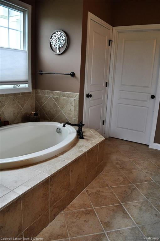 6400 Dutcher Road Howell, MI 48843 - Photo 21 of 82