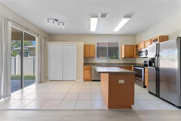 $2,450 | 3031 Downan Point Drive, Land O Lakes, FL 34638