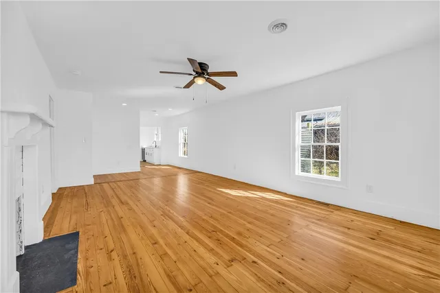 $1,500 | 731 East Main Street, Seneca, SC 29678